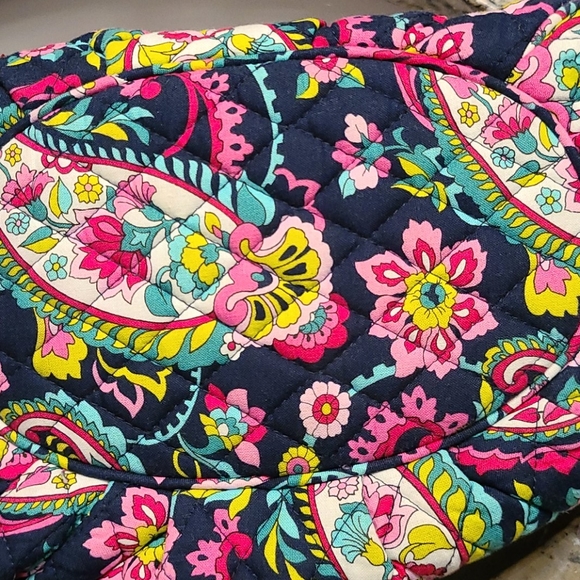 Beautiful Vera Bradley Bag - Picture 4 of 4